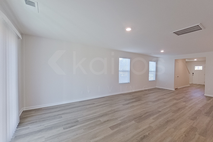 Building Photo - 113 Overstreet Way