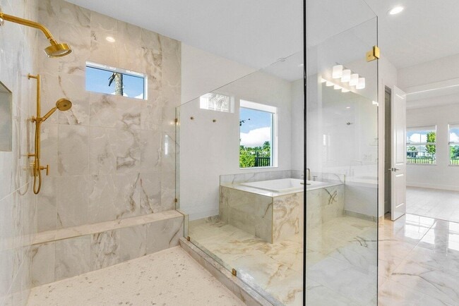 Building Photo - 9237 Crestview Cir