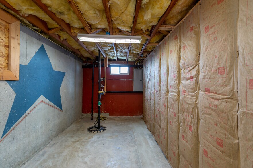 Building Photo - 3507 E 57th Ave