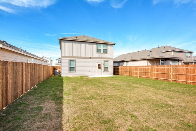 Building Photo - Inviting 4BD/3BA Rental Home with Walk-In Closet & Big Yard