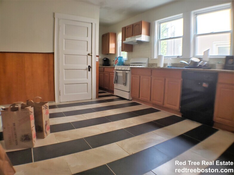 Building Photo - 785 Washington St