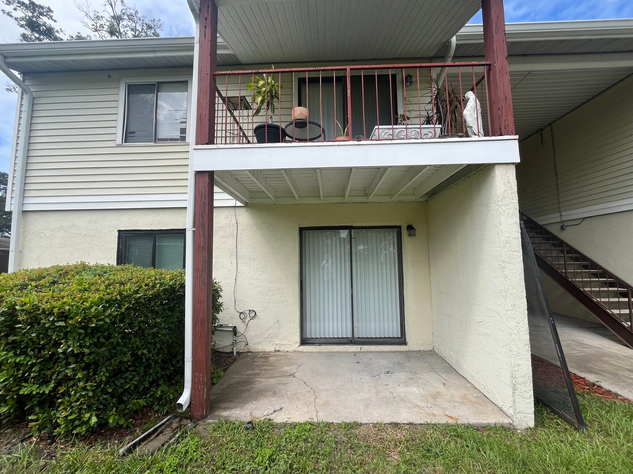 Building Photo - 300 Cherokee Ct