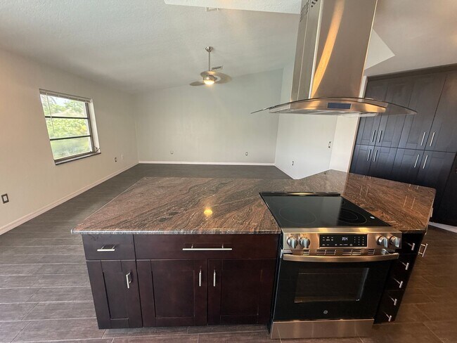 Building Photo - Sailboat waterfront home in PGI - 4 bedroo...