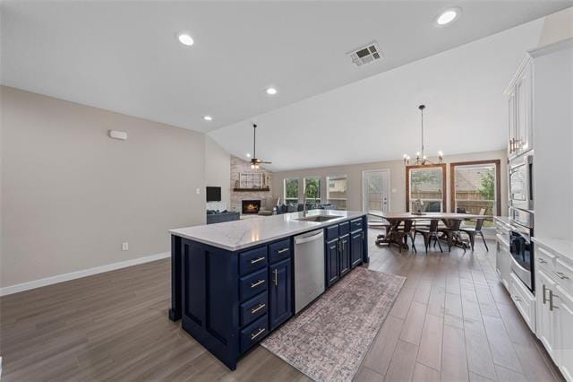 Building Photo - 10520 Canyon Lake View