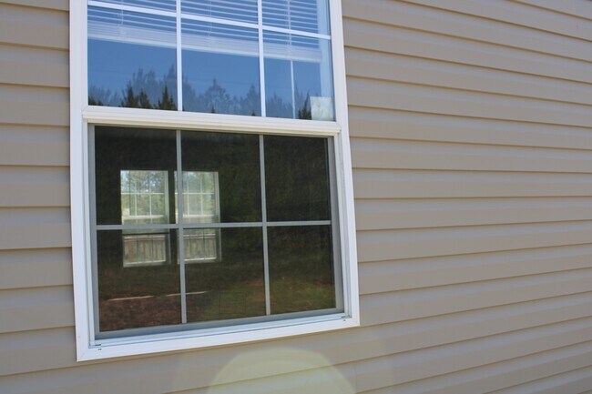 Building Photo - 818 W Grantville Rd