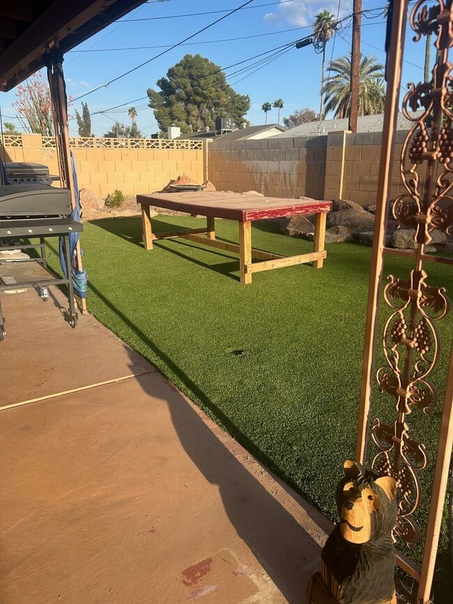 Building Photo - 5 Bedroom/2 Bath Home in amazing ASU Neighborhood