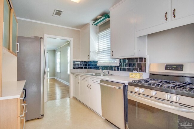 Building Photo - 2303 N 20th Ave