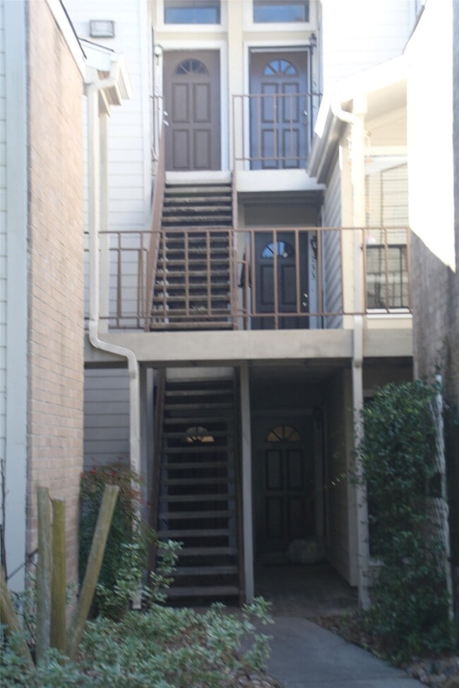 Building Photo - 3500 Tangle Brush Dr