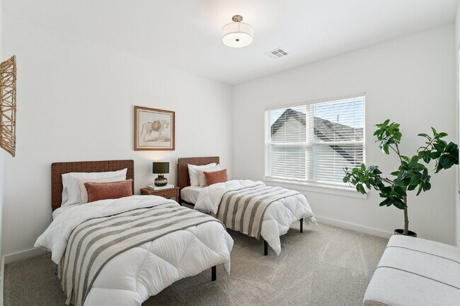 Building Photo - Fully Furnished Home in Broken Arrow