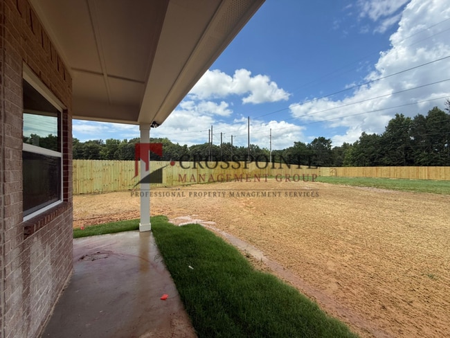 Building Photo - Stunning 3 bedroom 2 bathroom Home!