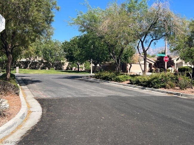 Building Photo - 2640 Spruce Creek Dr