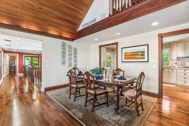 Building Photo - 1600 Treasure Ln