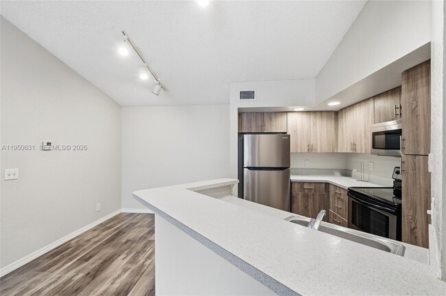 Building Photo - 437 Vista Isles Dr