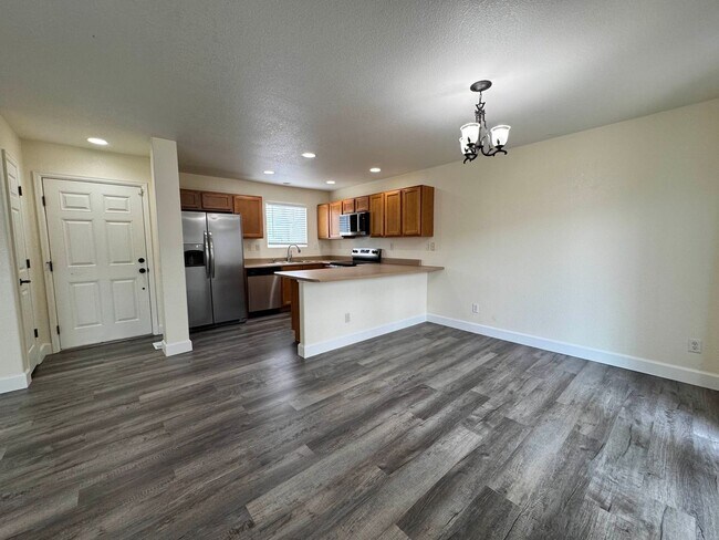 Building Photo - 1832 Riverwalk Pkwy