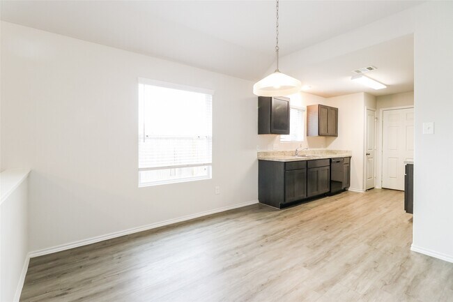 Building Photo - 3523 Cub Dr