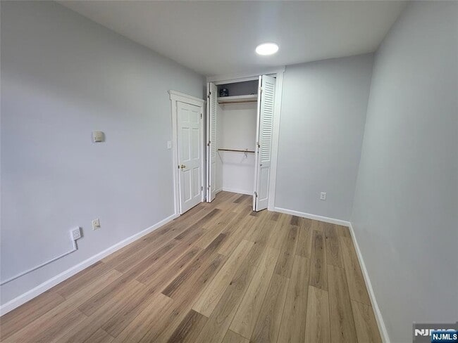 Building Photo - 27 Russell Ave