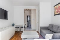 Building Photo - 318 E 80th St