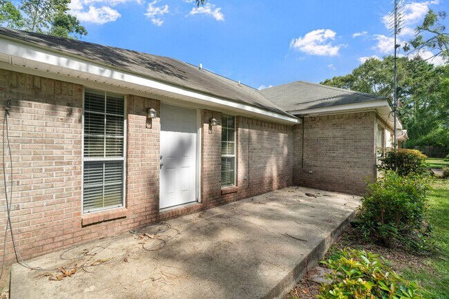 Building Photo - 330 Boggy Hollow Rd