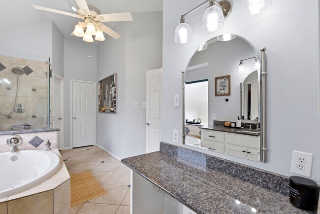 Building Photo - 2105 Mossy Trail Dr