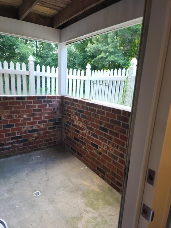 Building Photo - 9387 Horse Castle Ct