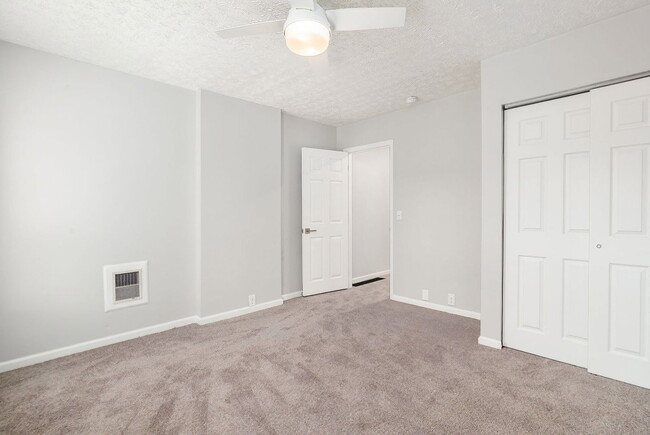 Building Photo - 426 E Mithoff St