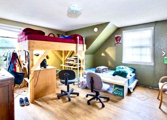 Building Photo - Spacious 5 Bed 2 Bath House near Cal Poly