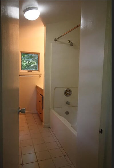 Building Photo - 301 Mill Rd