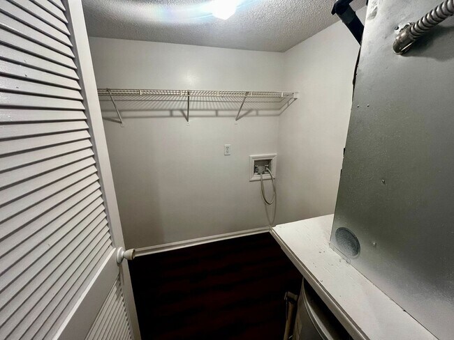 Building Photo - 1021-1023 Wesleyville St