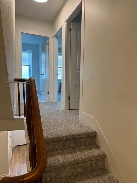 Building Photo - 137 S Market Ave