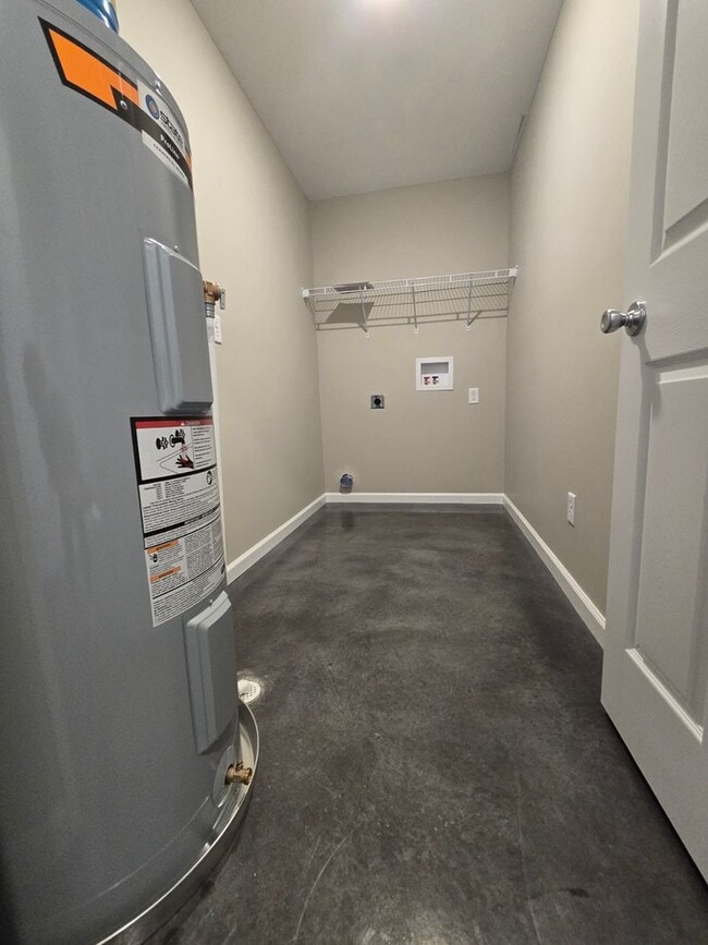 Building Photo - 3 bed, 1 bath Apartment