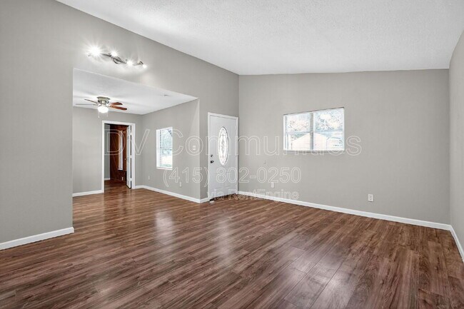 Building Photo - 24415 Lightwoods Dr