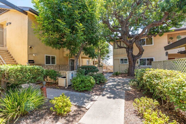 Building Photo - 2 Bedroom 2 Bath Condo in Pasadena!