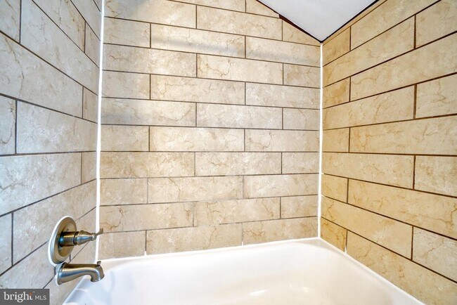 Building Photo - 1029 Booth St