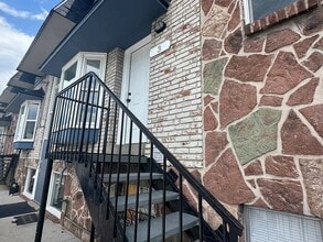 Building Photo - Look no further! newly remodeled 2 bed centrally located