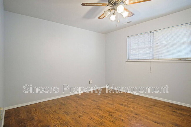 Building Photo - 2321 N Peniel Ave