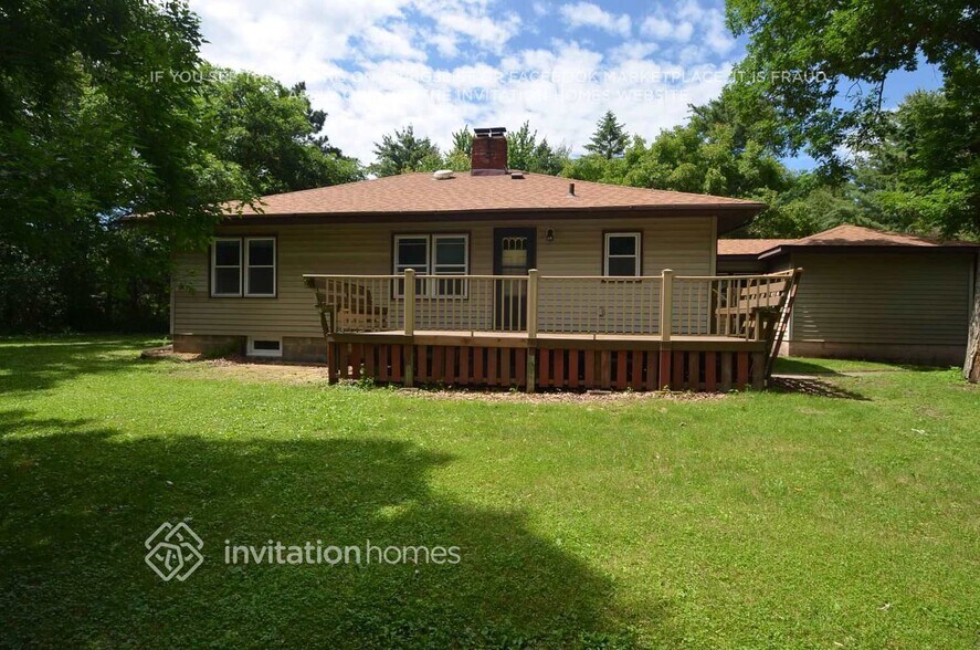 Building Photo - 1440 Harmony Dr
