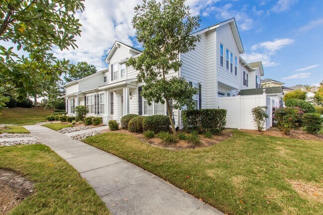 Building Photo - 1132 Grace Hill Dr