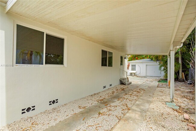 Building Photo - 2530 Fillmore St