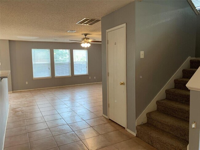Building Photo - 10141 Chapel Rock Dr