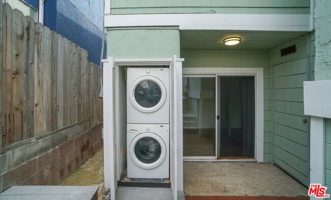 Building Photo - 115 44th St