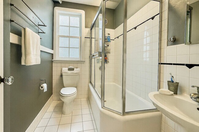 Building Photo - Upper Rockridge 3 Bedroom Home Coming Soon!