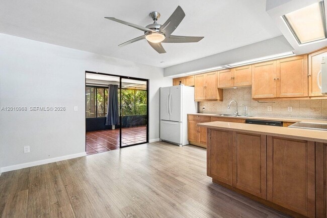 Building Photo - 1367 Riverside Cir
