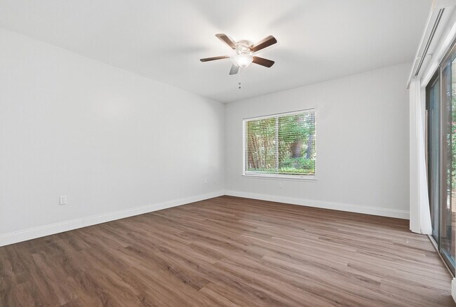 Building Photo - 114 Gleneagles Dr