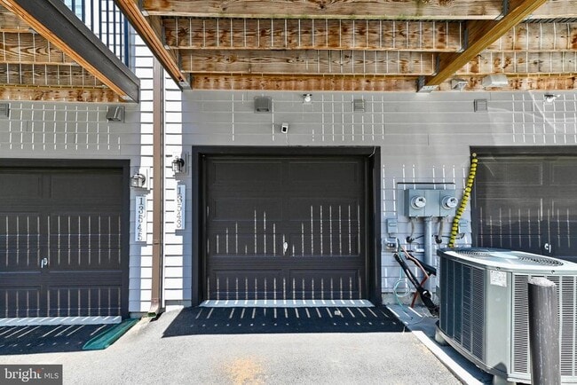 Building Photo - 13543 Sayward Blvd