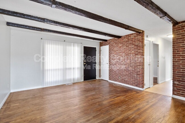 Building Photo - 1324 Columbus Dr