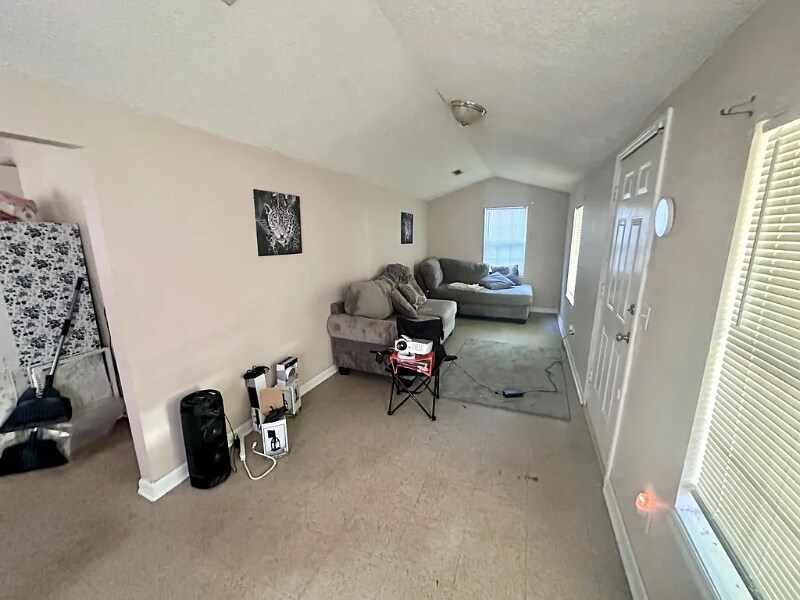 Building Photo - 1096 Fountain St