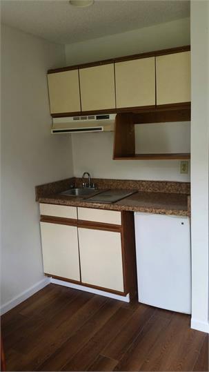 Building Photo - 407 Dillsboro Rd