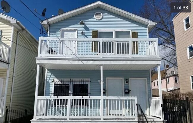 Building Photo - 57 Norwood St