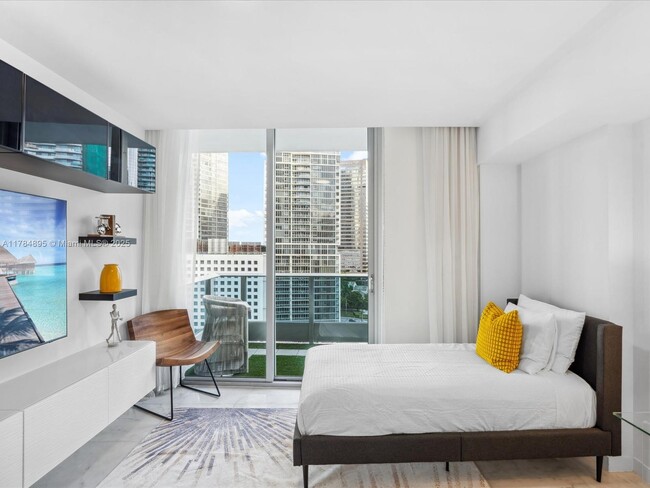 Building Photo - 200 Biscayne Blvd Way