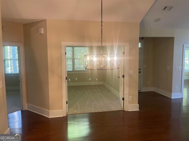 Building Photo - 142 Edgewood Ct